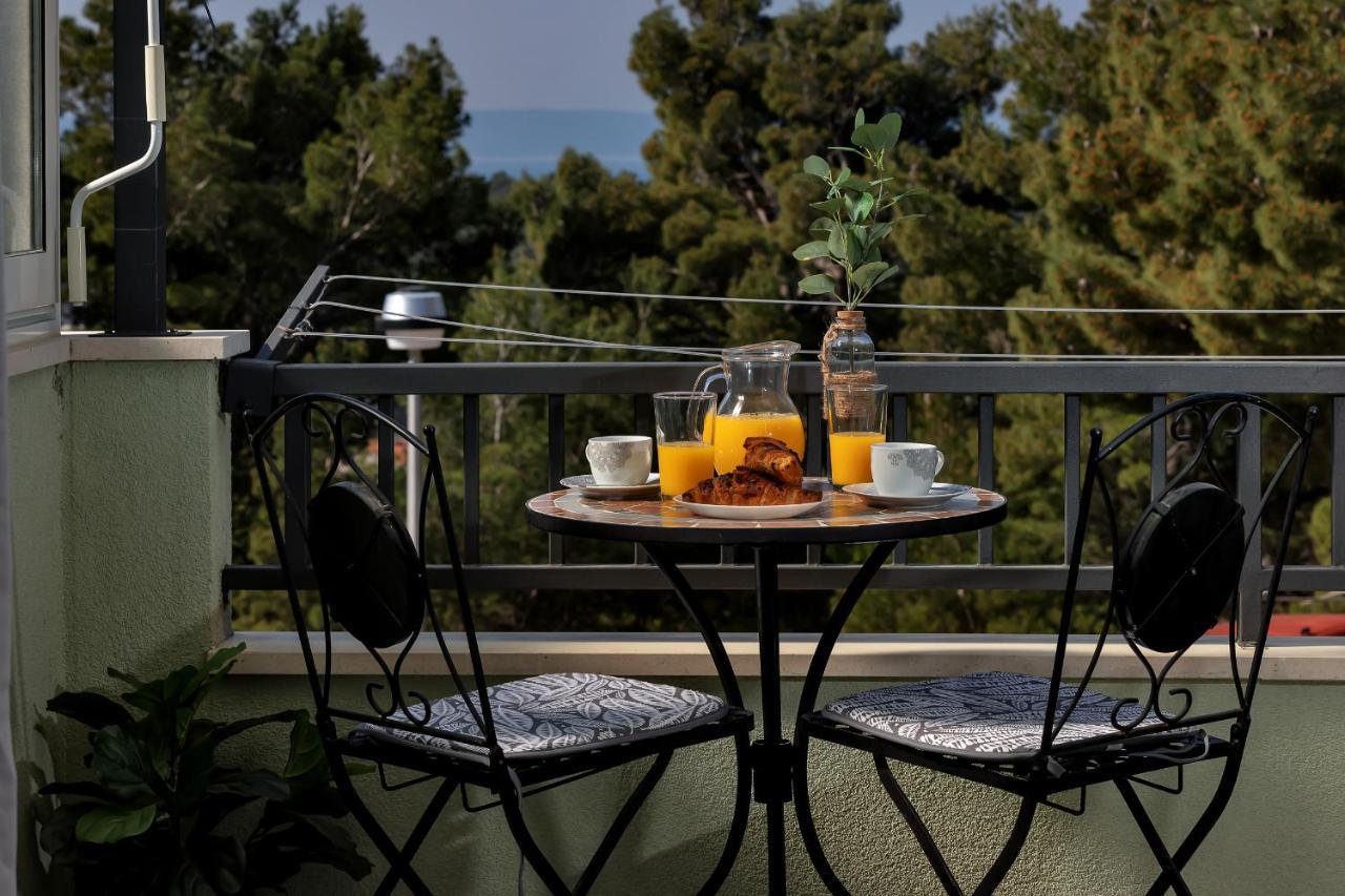 Apartment Pine Fine With Free Parking Makarska Exterior foto