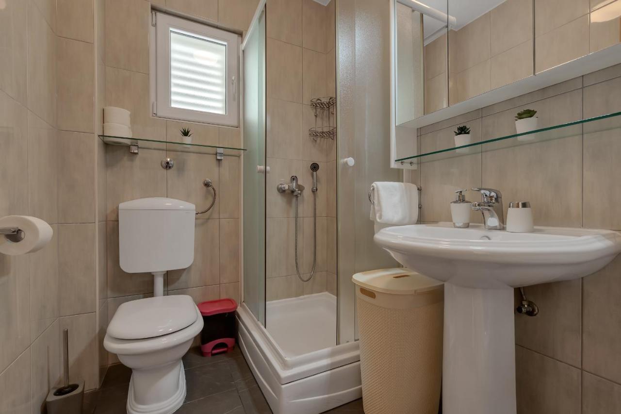 Apartment Pine Fine With Free Parking Makarska Exterior foto