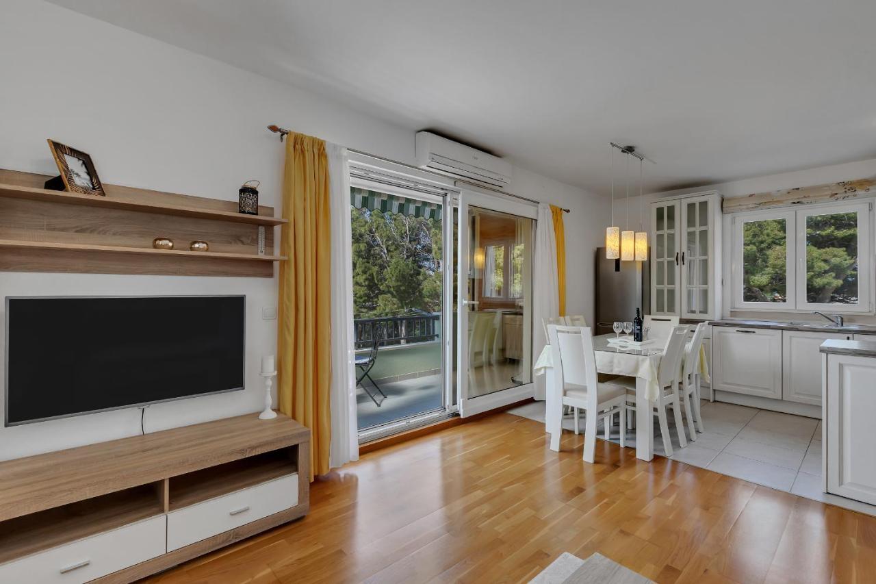 Apartment Pine Fine With Free Parking Makarska Exterior foto